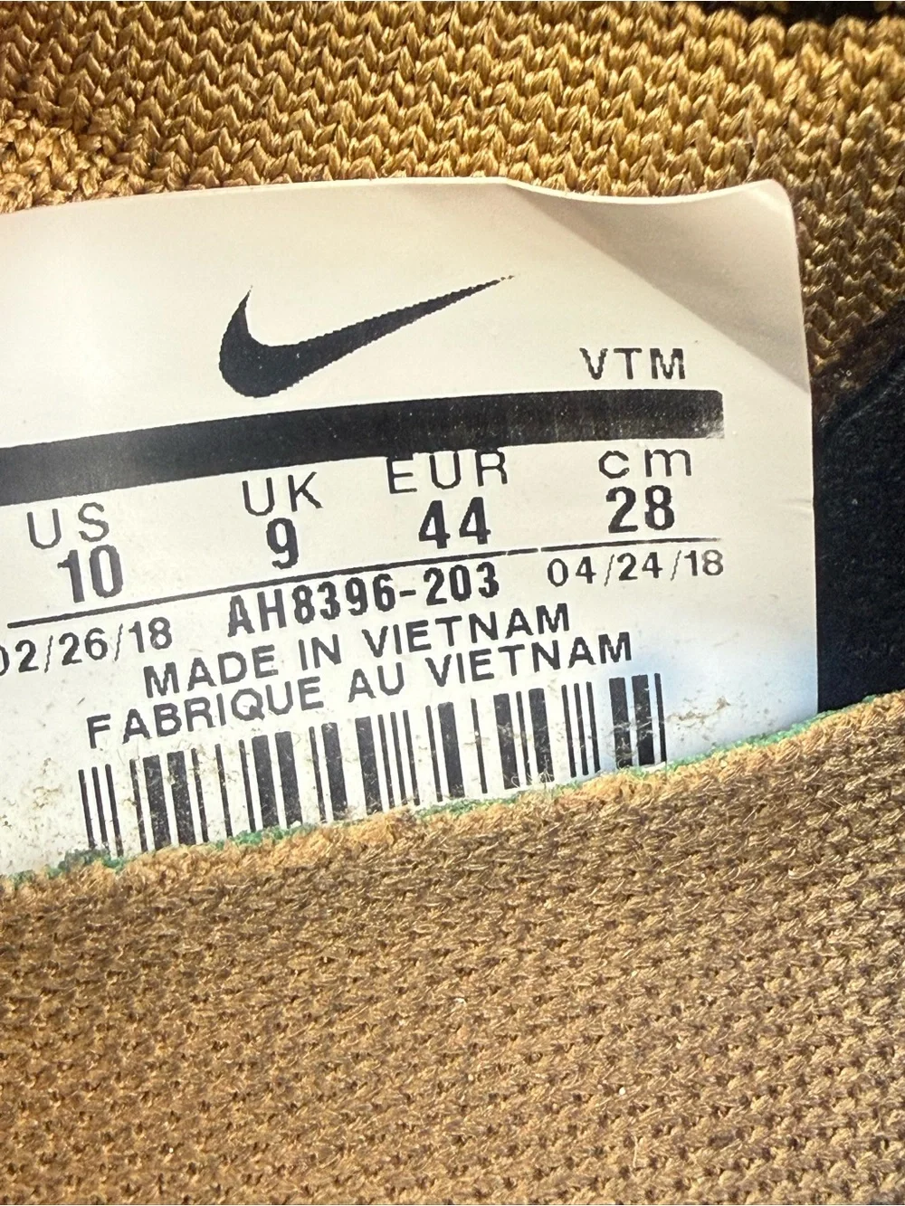 Nike Flyknit Trainer Golden Beige athletic sneaker shoes men's size 10